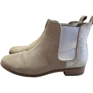 Stylish TOMS Tan Suede Ankle Boots